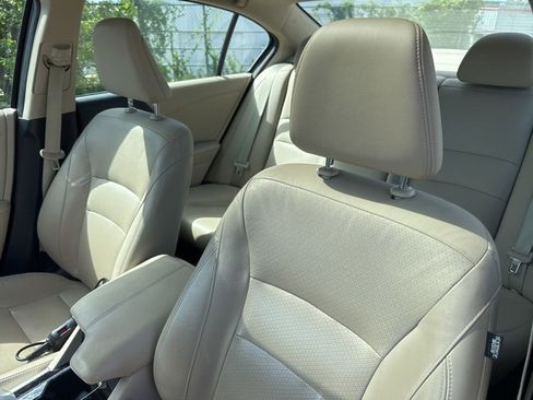 Used 2017 Honda Accord EX-L image 12