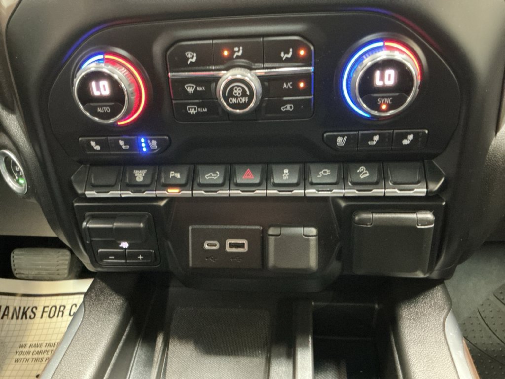 Used 2022 Chevrolet Silverado 3500 High Country AWD/4WD image 23