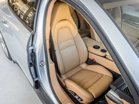 Used 2018 Porsche Panamera image 44