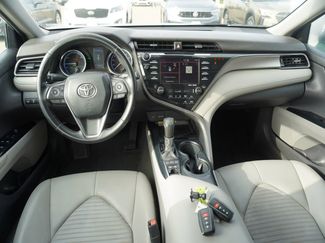 Used 2020 Toyota Camry SE w/ Sunroof Package video 2