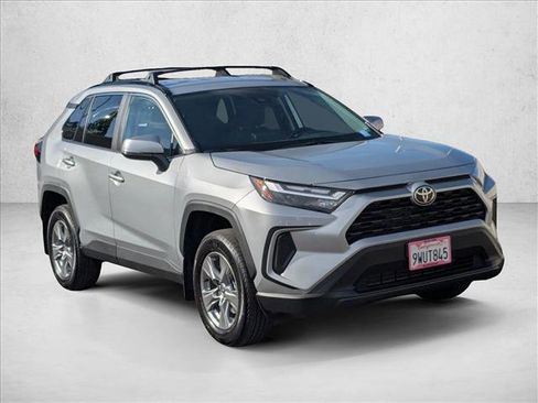 Used 2025 Toyota RAV4 XLE image 3