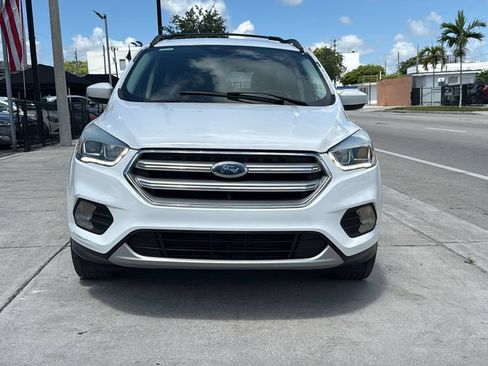 Used 2017 Ford Escape SE w/ SE Leather Comfort Package AWD/4WD image 17