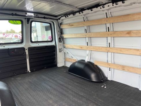 Used 2021 Chevrolet Express 2500 w/ Driver Convenience Package RWD image 12