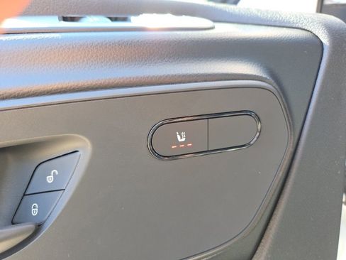 Used 2025 Mercedes-Benz Sprinter 2500 image 18