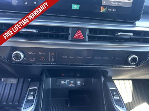 Used 2025 Kia Sorento S w/ Panoramic Sunroof Package FWD image 25