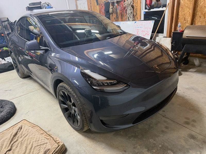 Used 2023 Tesla Model Y Long Range AWD/4WD image 2
