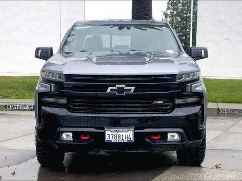 Used 2021 Chevrolet Silverado 1500 LT Trail Boss w/ Convenience Package II image 3