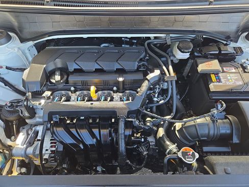 Used 2025 Hyundai Venue SEL FWD image 30