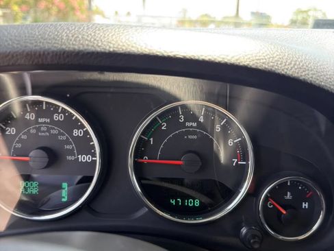 Used 2012 Jeep Wrangler Unlimited Sport AWD/4WD image 13