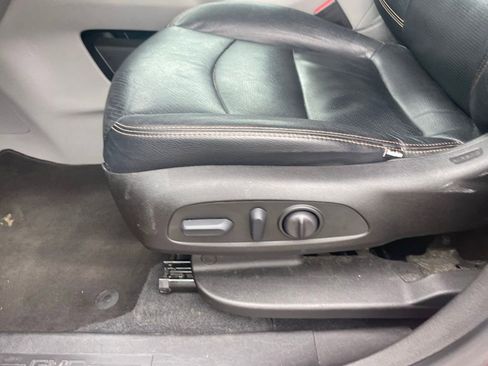 Used 2022 GMC Terrain SLE w/ Driver Convenience Package FWD image 11