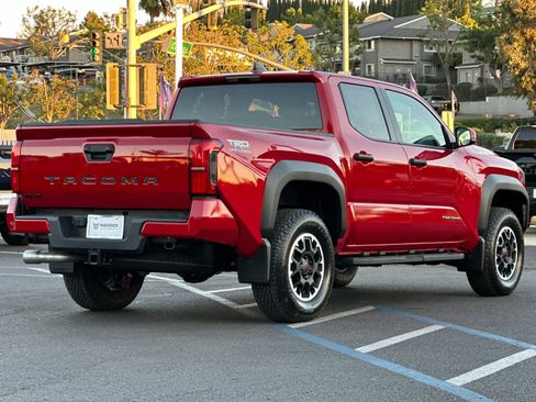 New 2025 Toyota Tacoma TRD Off-Road image 5