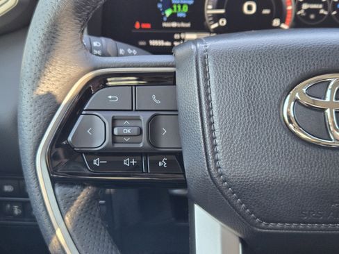 Used 2023 Toyota Sequoia Limited image 39