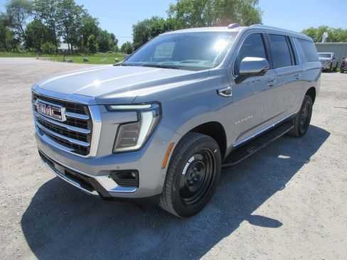 New 2026 GMC Yukon XL Elevation w/ Elevation Premium Package AWD/4WD image 9