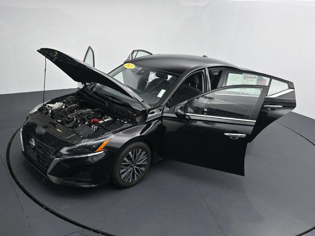 Used 2023 Nissan Altima 2.5 SV FWD image 40