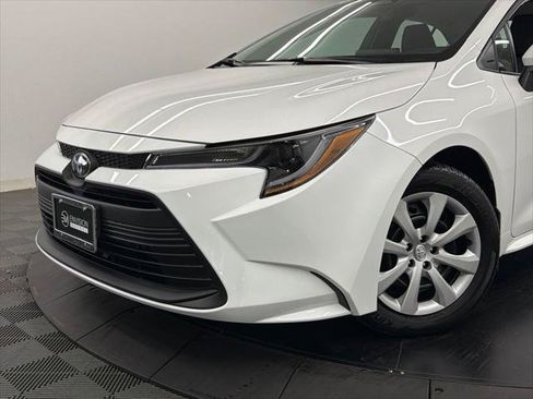 Certified 2026 Toyota Corolla LE FWD image 4