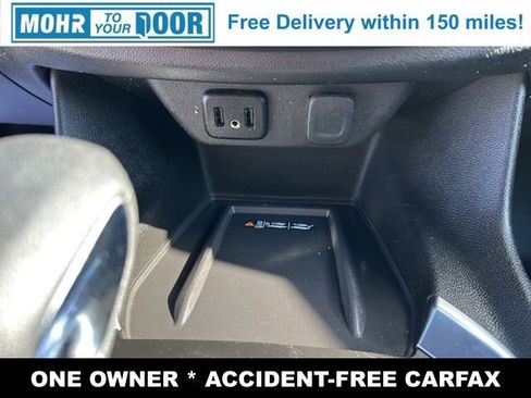 Used 2023 Chevrolet Traverse LT image 23