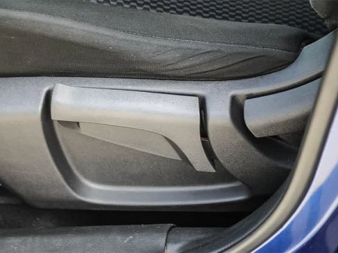 Used 2021 Nissan Rogue Sport S image 17