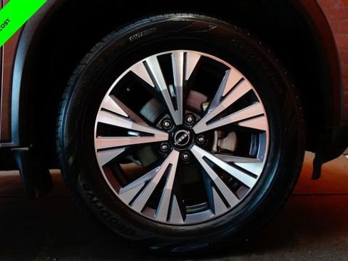 Certified 2023 Nissan Rogue SV w/ SV Premium B Package AWD/4WD image 90