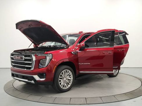 Used 2025 GMC Yukon Elevation RWD image 11