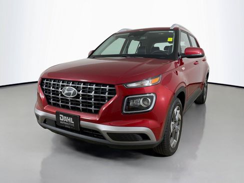 Used 2025 Hyundai Venue Limited FWD image 4