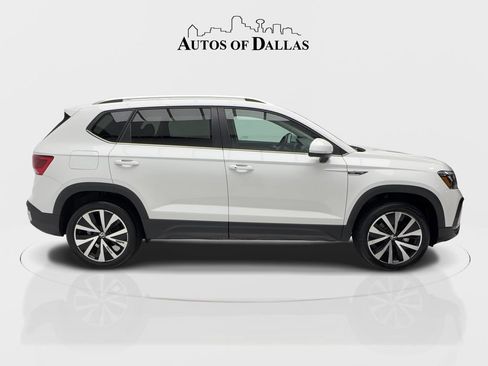 Used 2024 Volkswagen Taos SE FWD image 7