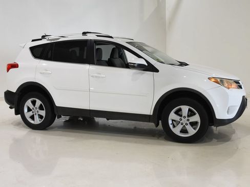 Used 2013 Toyota RAV4 XLE AWD/4WD image 3