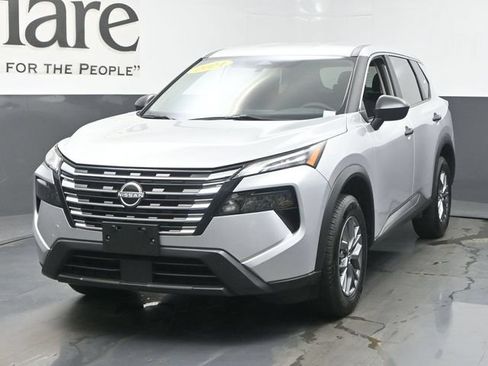 Used 2024 Nissan Rogue S AWD/4WD image 7