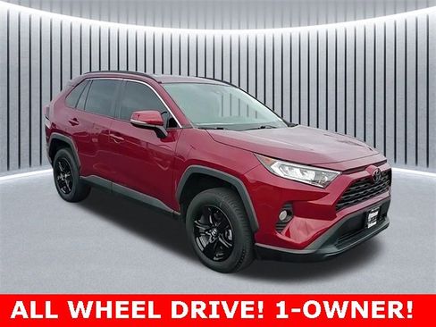 Used 2021 Toyota RAV4 XLE image 1