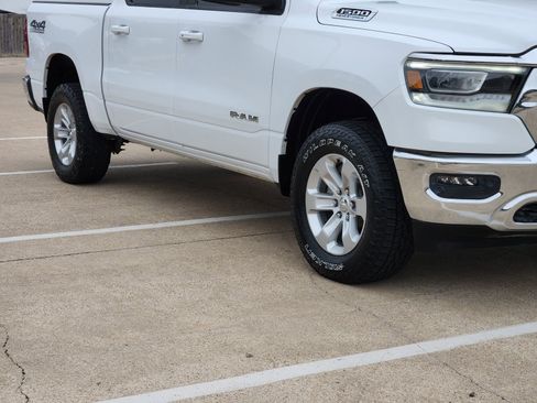 Used 2024 RAM 1500 Laramie AWD/4WD image 11