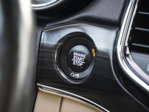 Used 2020 Jeep Grand Cherokee Limited image 30