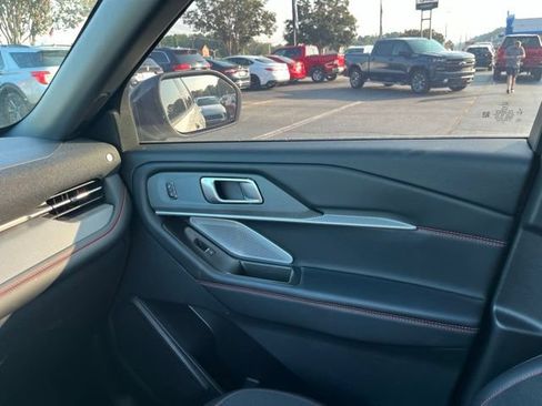 Used 2025 Ford Explorer ST AWD/4WD image 29
