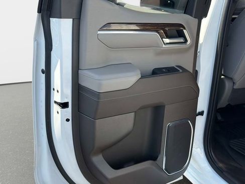 Used 2023 GMC Sierra 1500 SLE RWD image 11