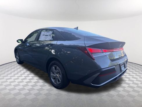 New 2026 Hyundai Elantra SE FWD image 7
