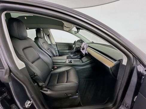 Used 2022 Tesla Model Y Performance image 33