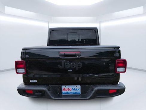 Used 2025 Jeep Gladiator Sport AWD/4WD image 4