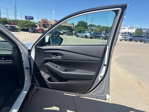 Used 2023 Honda Accord EX-L image 24