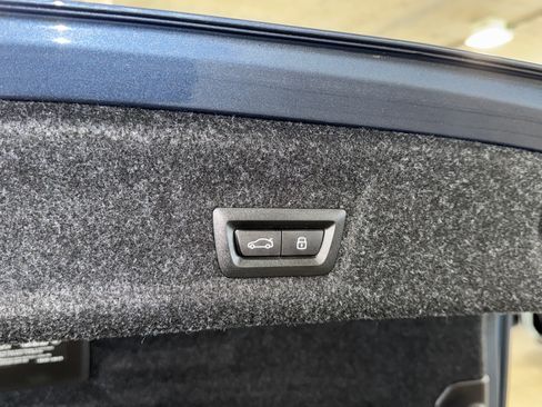 Used 2025 BMW 330i Sedan RWD image 14