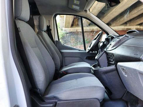 Used 2018 Ford Transit 250 130 Low Roof RWD image 21