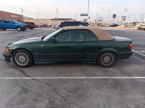 Used 1999 BMW 323i Convertible image 2