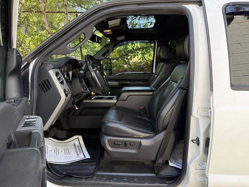 Used 2014 Ford F250 Lariat image 10
