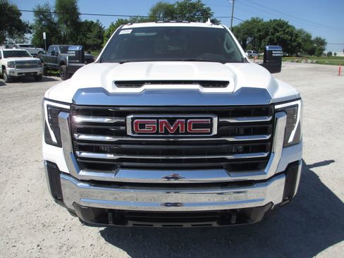New 2026 GMC Sierra 3500 SLT AWD/4WD image 11