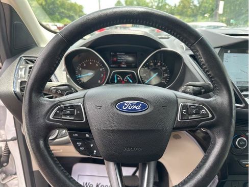 Used 2018 Ford Escape Titanium w/ Ford Safe & Smart Package image 18