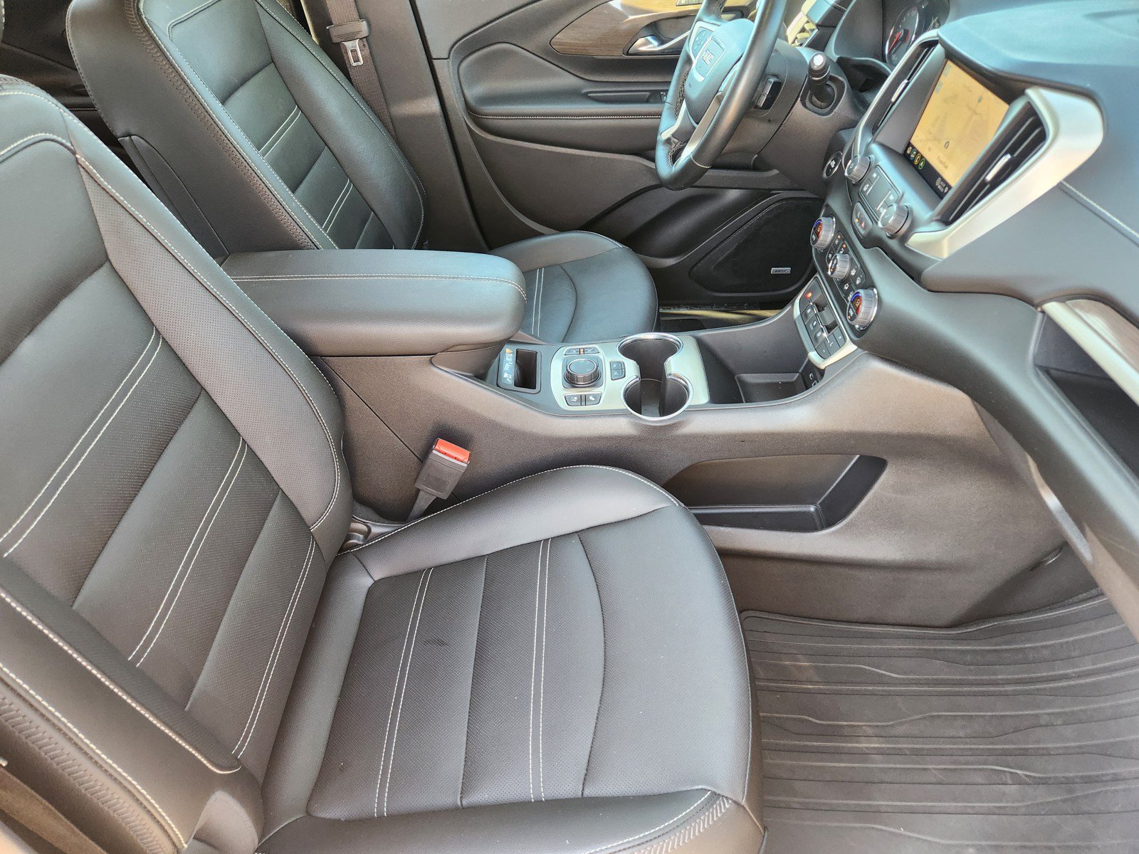 Used 2023 GMC Terrain Denali w/ Black Diamond Edition AWD/4WD image 12