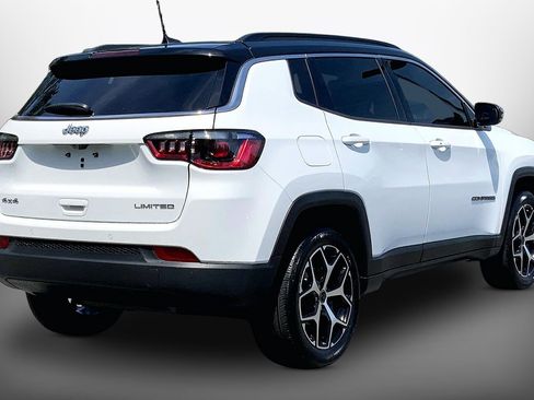 Used 2025 Jeep Compass Limited w/ Sun & Sound Group AWD/4WD image 14