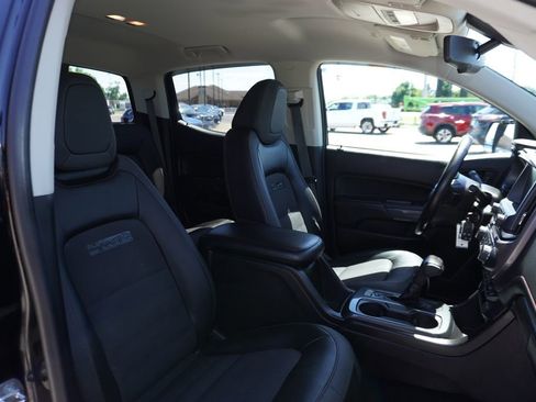 Used 2017 GMC Canyon SLE w/ All Terrain X Package AWD/4WD image 31
