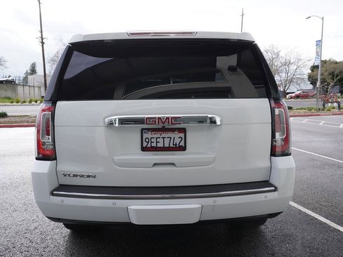 Used 2017 GMC Yukon Denali w/ Open Road Package image 11