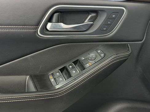 Used 2022 Nissan Rogue Platinum w/ Head-Up Display Package image 15