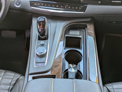 Used 2023 Cadillac Escalade ESV Sport Platinum RWD image 21