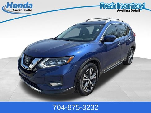 Used 2017 Nissan Rogue SL w/ SL Premium Package image 4