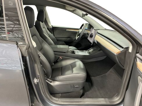 Certified 2023 Tesla Model Y Long Range AWD/4WD image 13